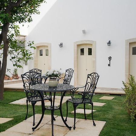 Dimora La Fuga Bed & Breakfast Zollino Екстериор снимка